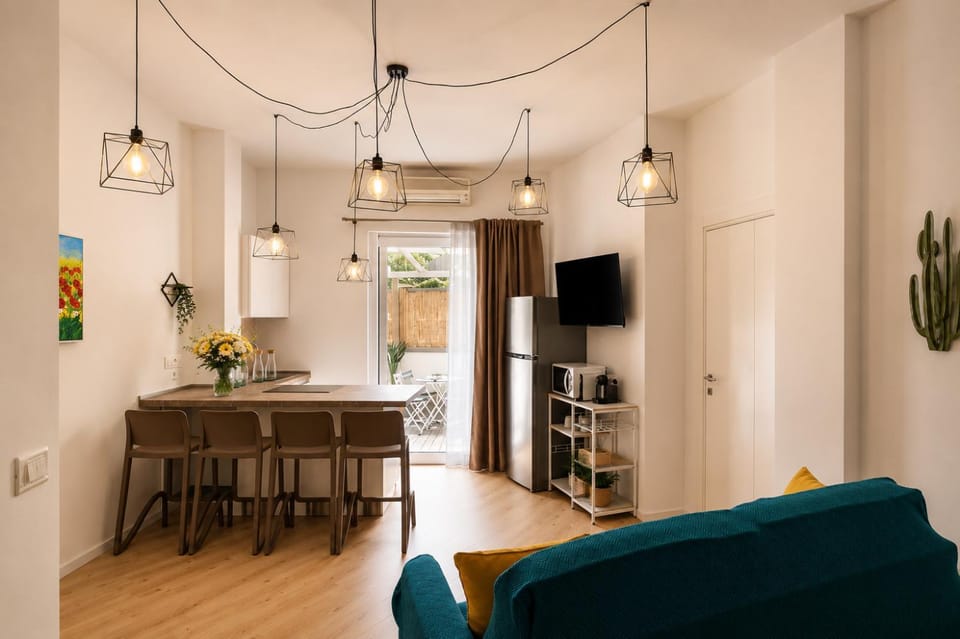 Yellow Apartment Apartment in Bari