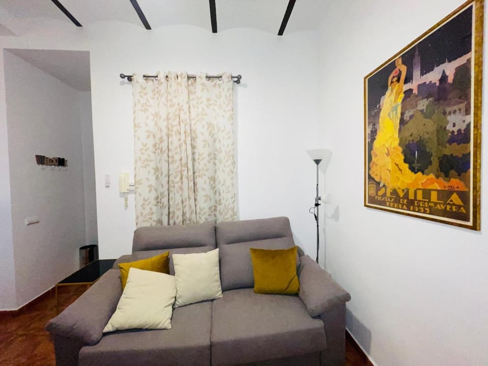 Philippe's Home Alameda auténtica Apartment in Seville