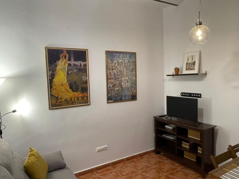 Philippe's Home Alameda auténtica Apartment in Seville