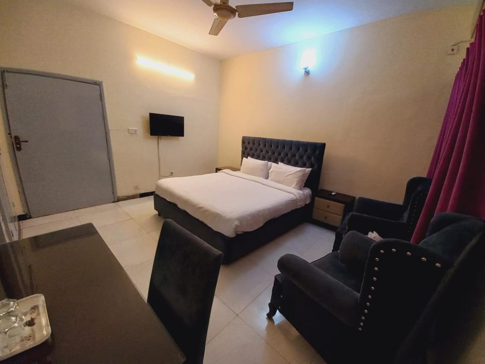 Luxury Moon Guest House Bed and Breakfast in Islamabad