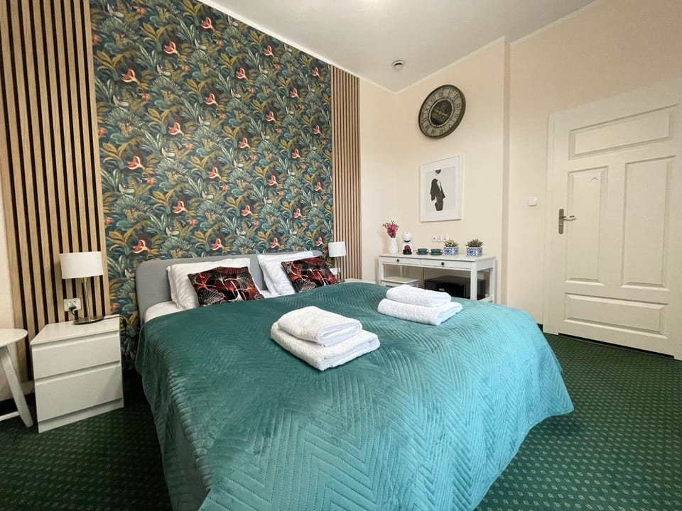Bed, Photo of the whole room, Bedroom, towels, wardrobe