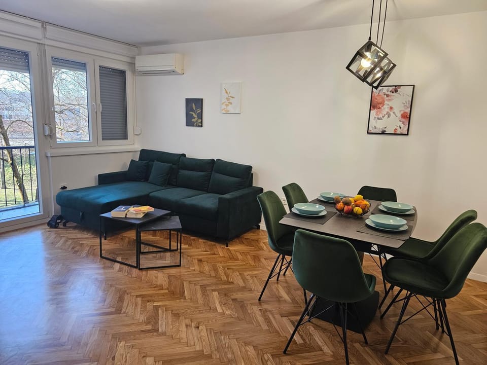 Living room, Seating area, Dining area