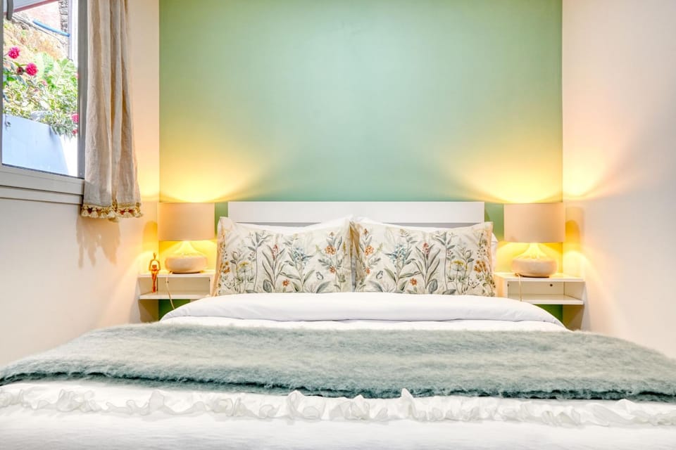 Bed, Bedroom