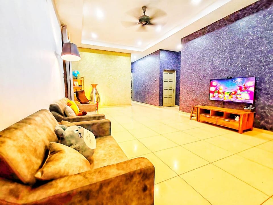 Awesome Ang Jenjarom Homestay House in Selangor, Malaysia