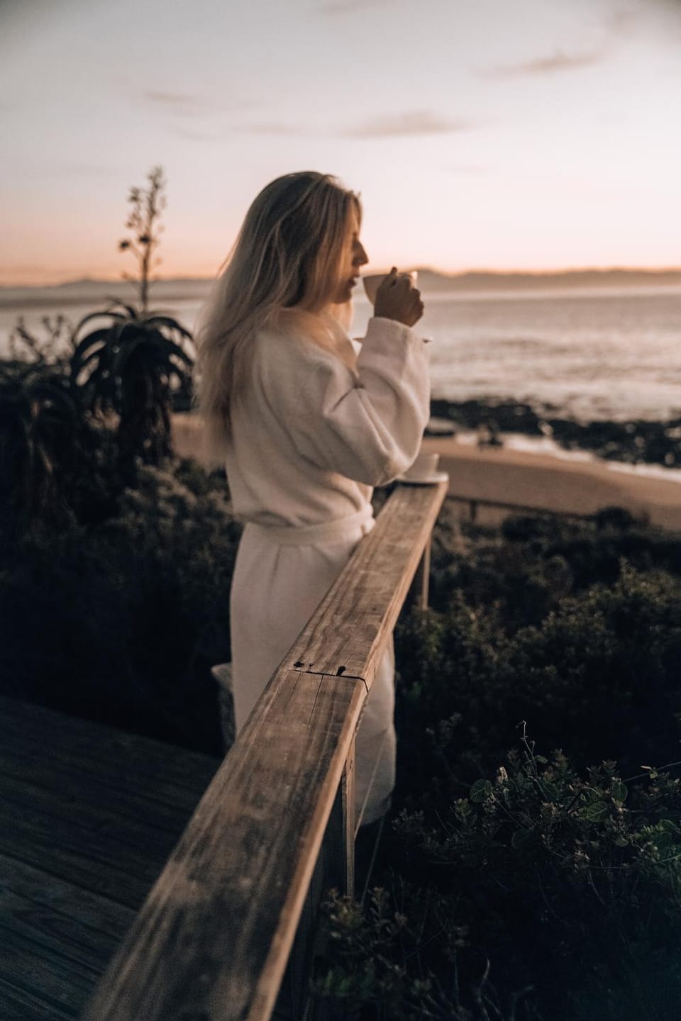 Natural landscape, Sea view, group of guests