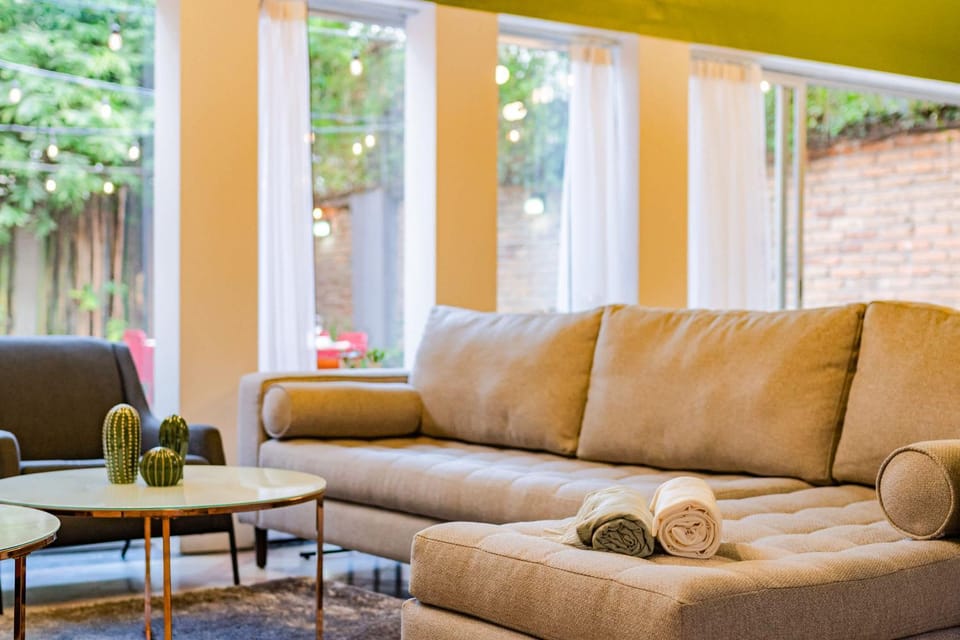 Living room, Seating area