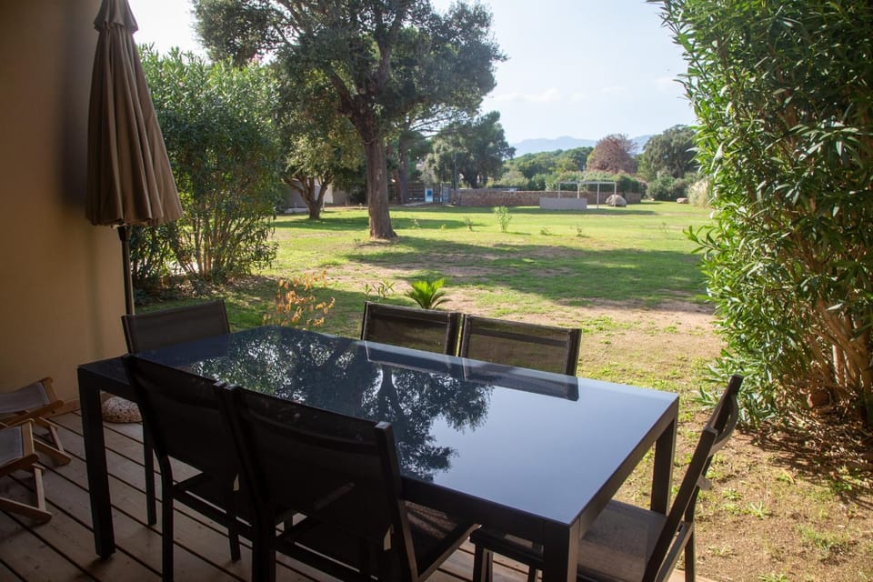 Patio, Natural landscape, Garden, Balcony/Terrace, Dining area, Garden view
