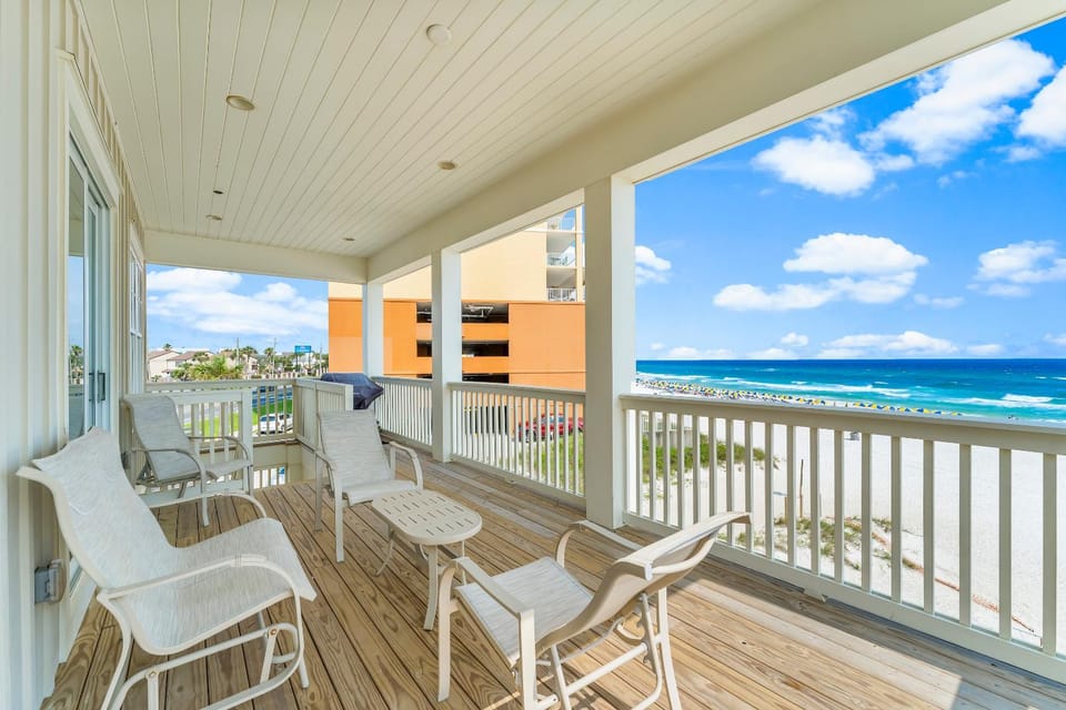 Natural landscape, View (from property/room), Balcony/Terrace, Seating area, Beach, Sea view