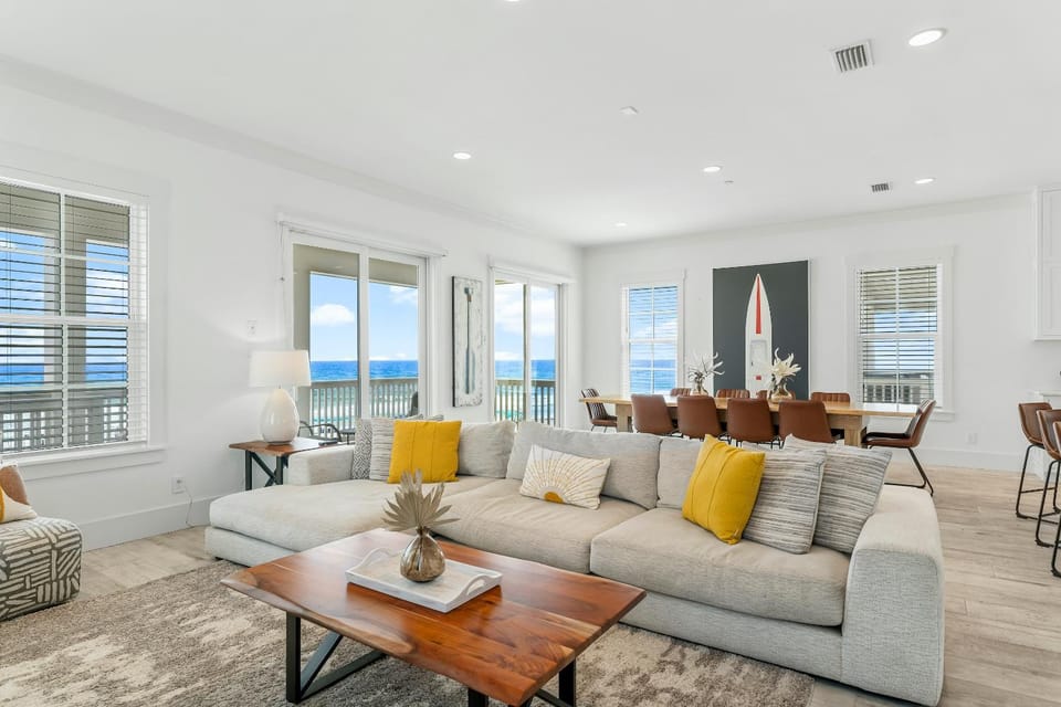 Natural landscape, Balcony/Terrace, Living room, Decorative detail, Seating area, Dining area, Sea view