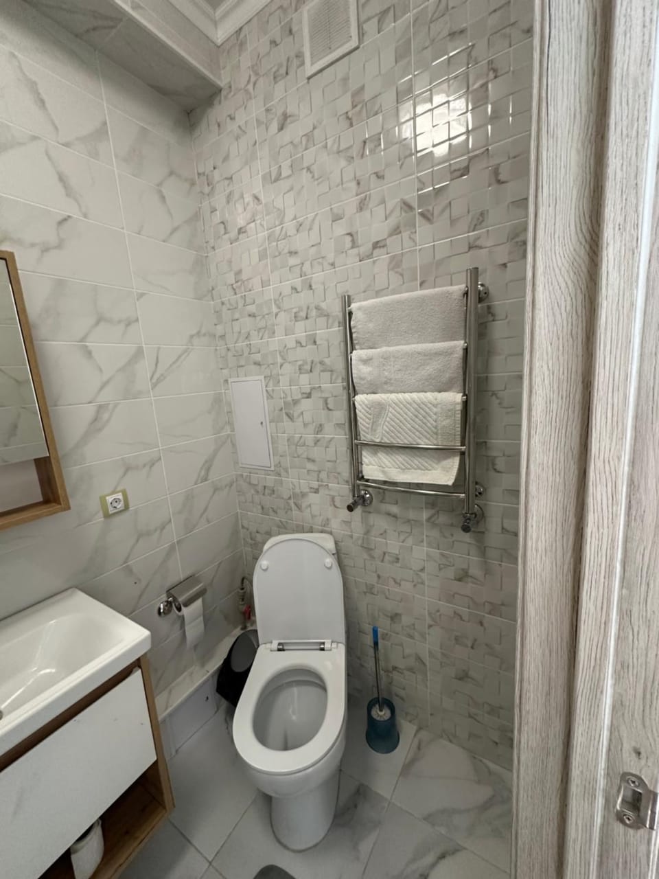 Просторная 1-комнатная квартира в центре города в ЖК Бизнес-класса Apartment in Almaty