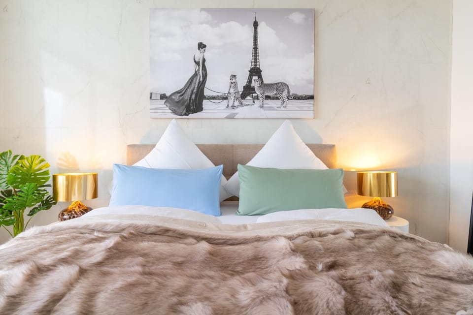 Bed, Bedroom