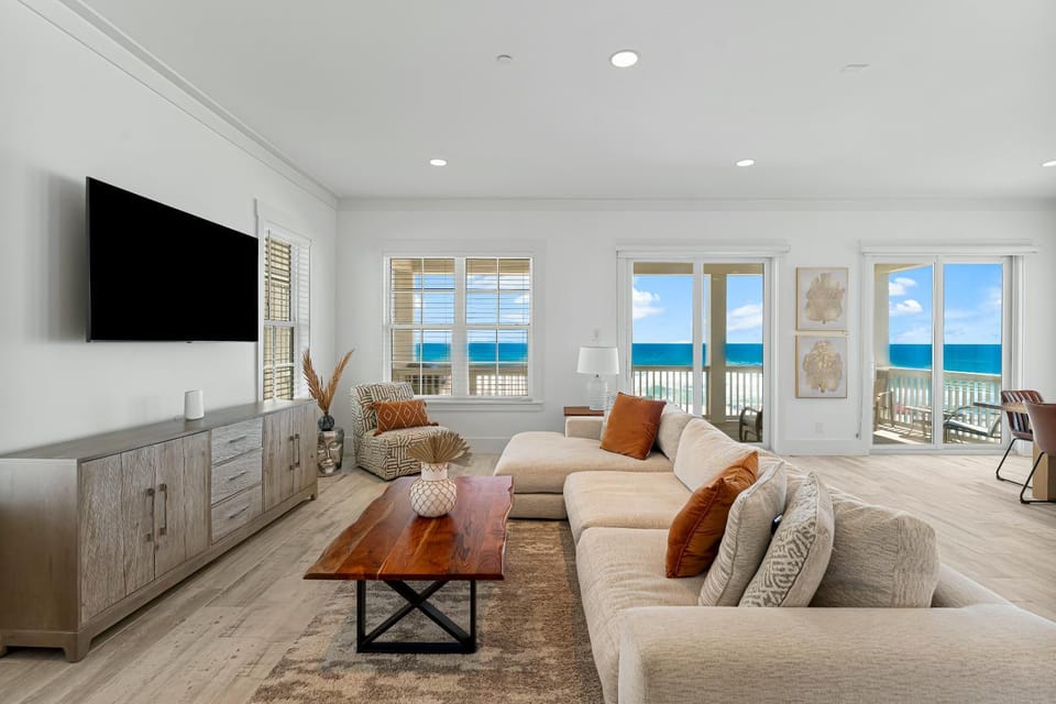 TV and multimedia, Balcony/Terrace, Living room, Decorative detail, Seating area, Sea view