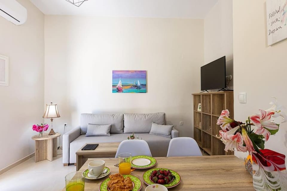 Aretousa apt, next to the beach! Apartment in Rethymno