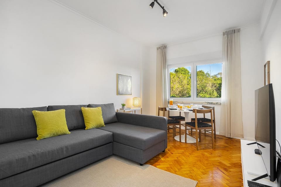 TV and multimedia, Living room, Dining area