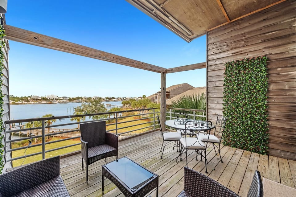 Needle Rush Point Unit E32 House in Ono Island