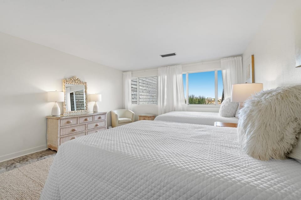 Needle Rush Point Unit E32 House in Ono Island