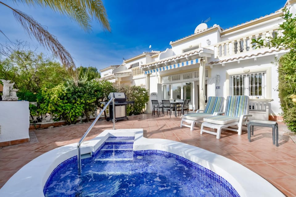 Patio, Garden, Hot Tub, Balcony/Terrace, Pool view, Swimming pool, Swimming pool, sunbed