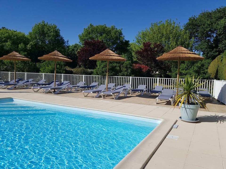 Swimming pool, Swimming pool
