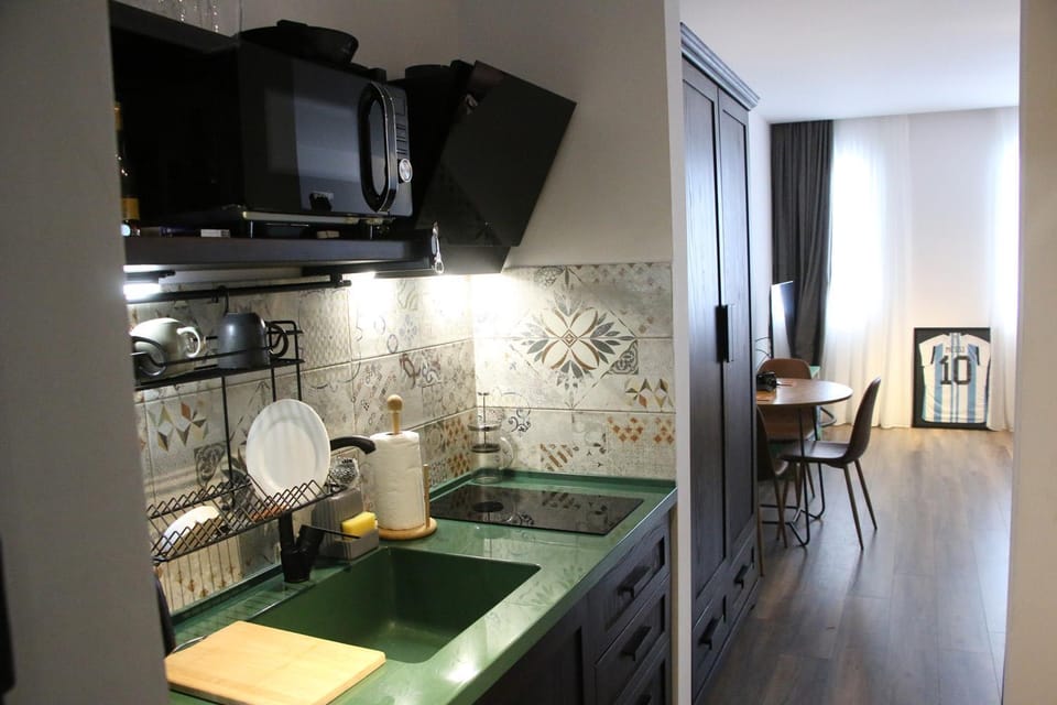 Kitchen or kitchenette