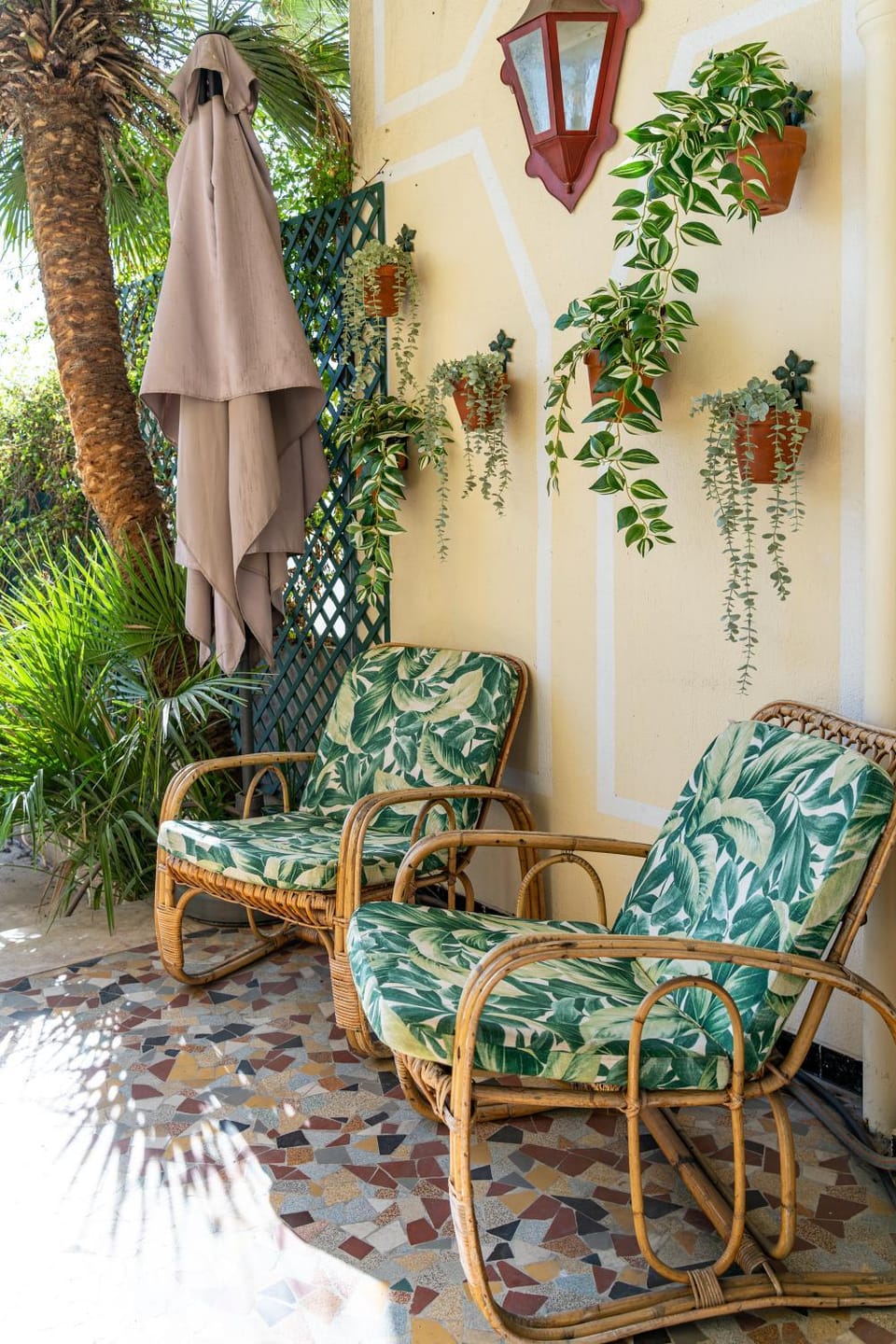 Patio, Spring, Day, Garden, Balcony/Terrace, Living room, Seating area, Garden view