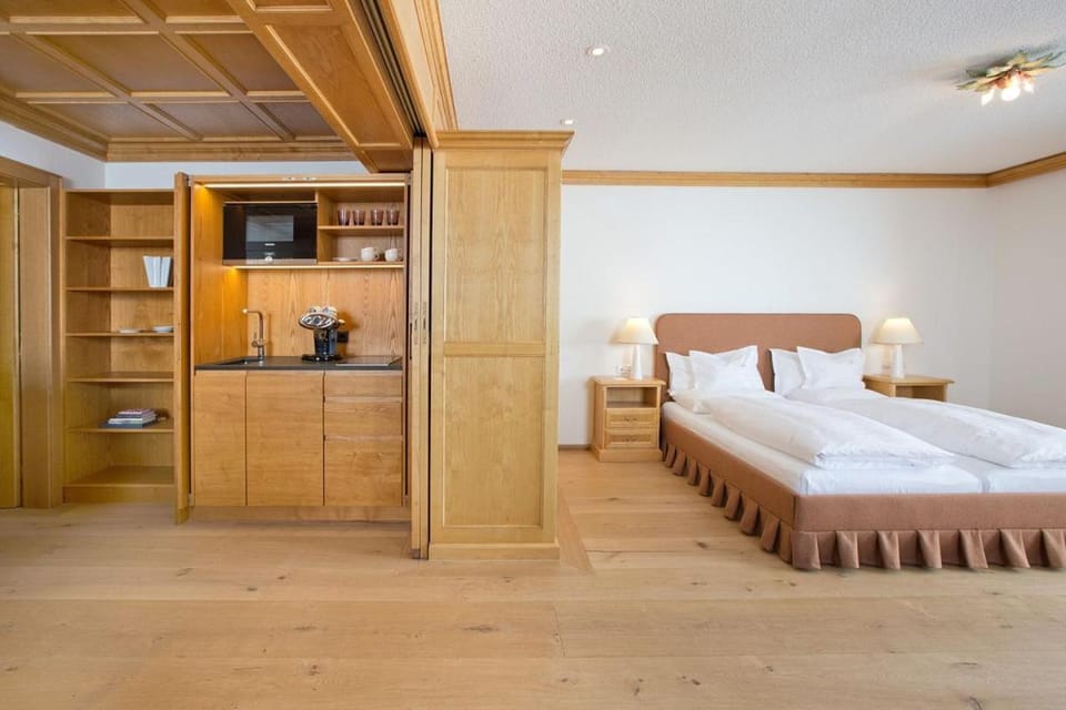 Bed, Kitchen or kitchenette