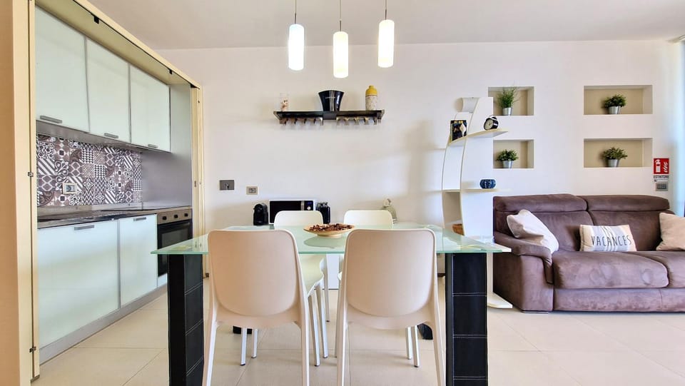 Kitchen or kitchenette, Living room, Dining area