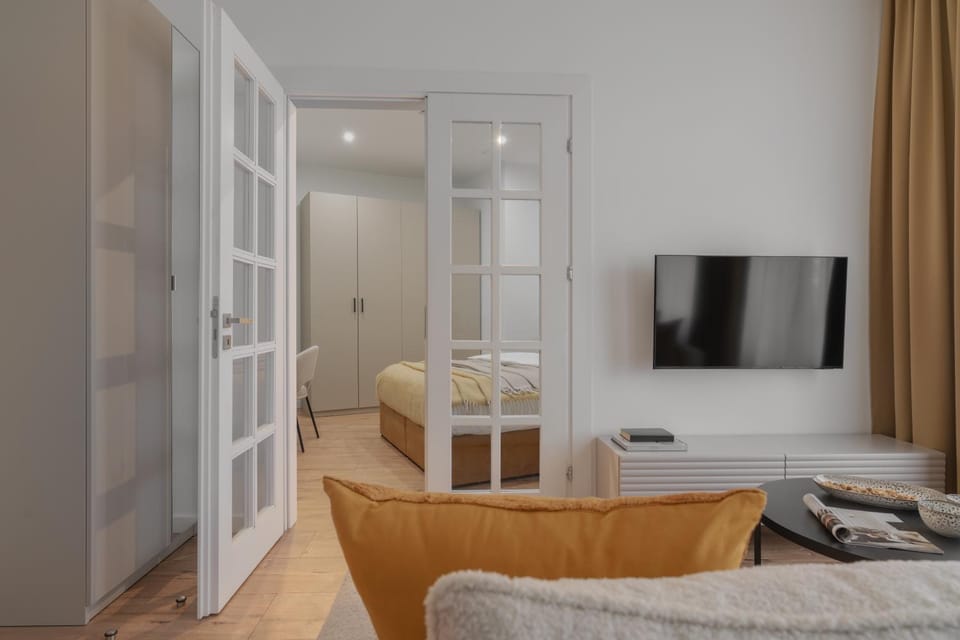 Bed, Living room, Photo of the whole room, Seating area, Bedroom, wardrobe