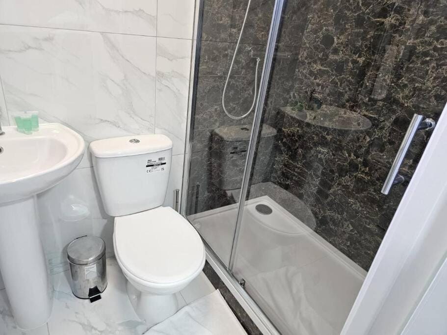 Newly Refurbished Studio Flat Apartment in Hove