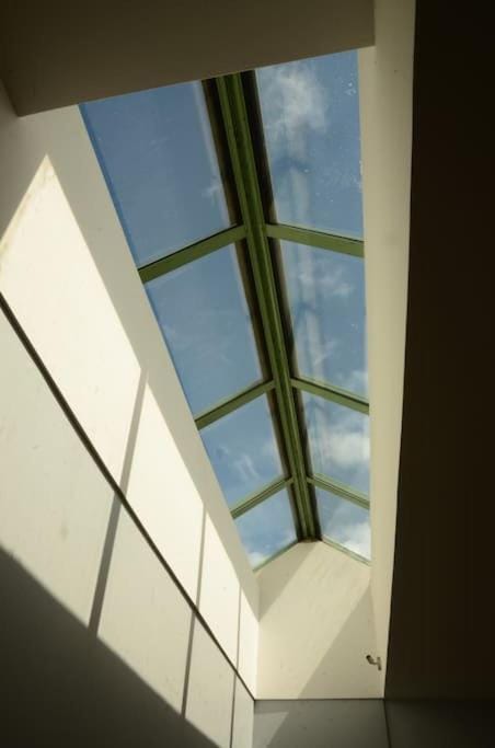 Vaste Maison de 300 m2 en forme de bateau pour 15 L'Iliade House in Normandy