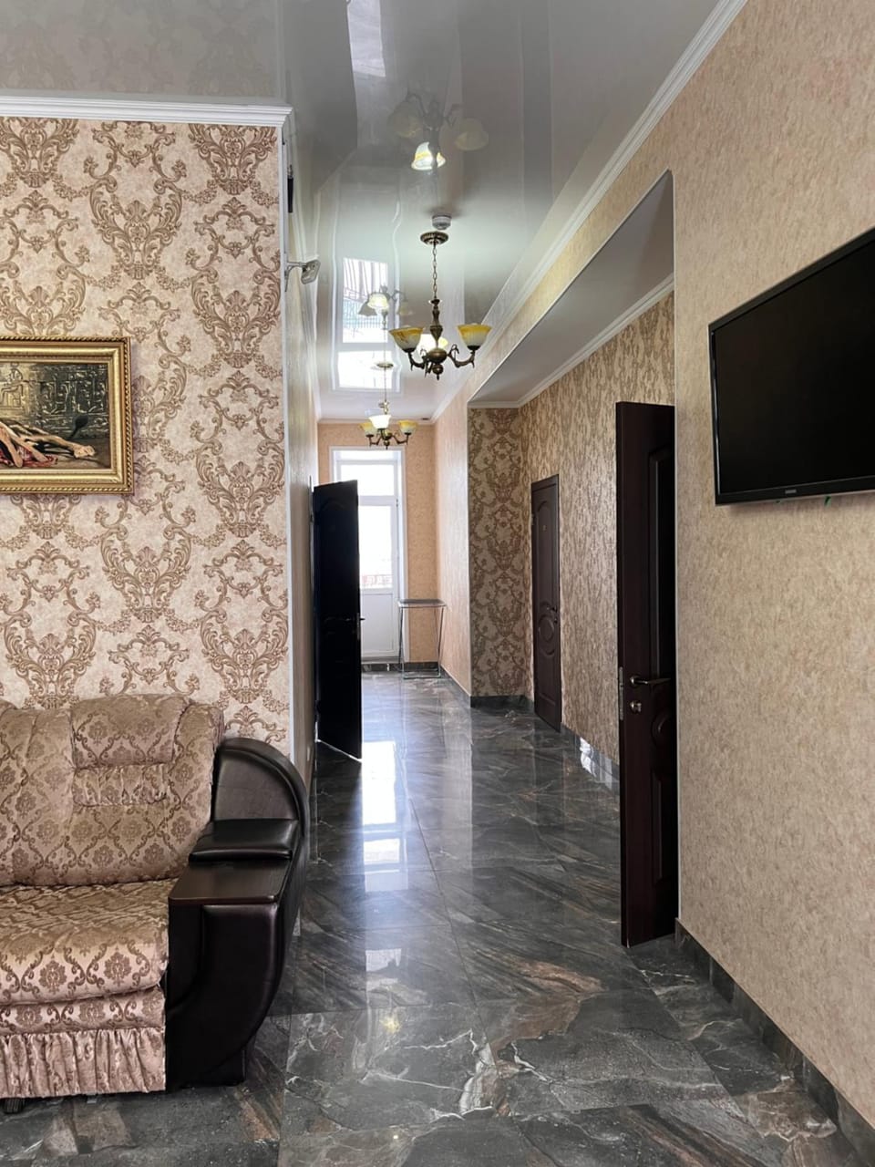 Communal lounge/ TV room