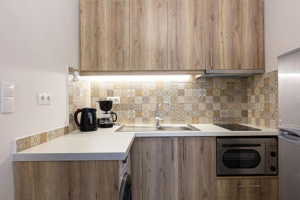 Nafsika apt., next to the beach! Apartment in Rethymno