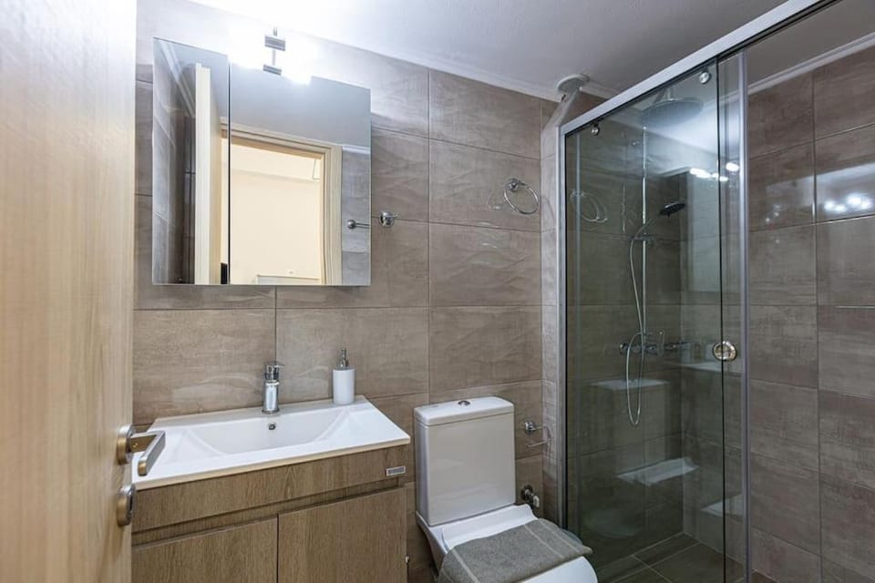 Nafsika apt., next to the beach! Apartment in Rethymno
