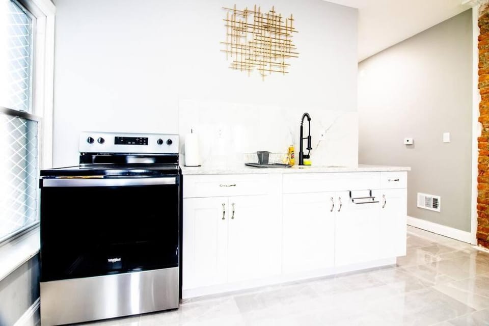 Modern 1 Bedroom Apartment close Falls and Casino Apartment in Niagara Falls