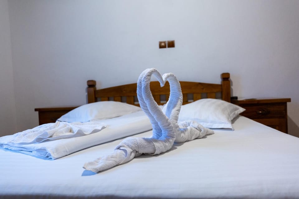 CONACUL DE SUB MUNTE Bed and Breakfast in Romania