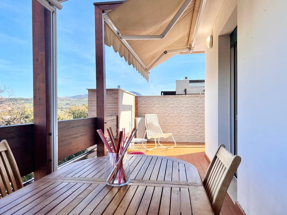 Day, View (from property/room), Balcony/Terrace, Dining area