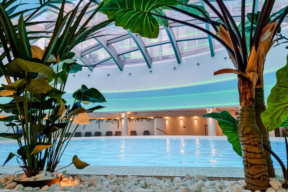 Hot Tub, Swimming pool