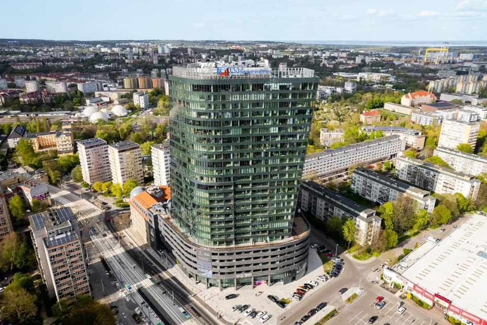 Property building, Day, Neighbourhood, Bird's eye view, View (from property/room), City view, River view, Street view, Location, Parking