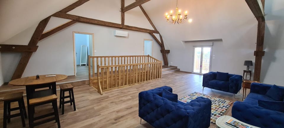 Modern, spacious riverfront property with pool - for 4-6 people House in Nouvelle-Aquitaine