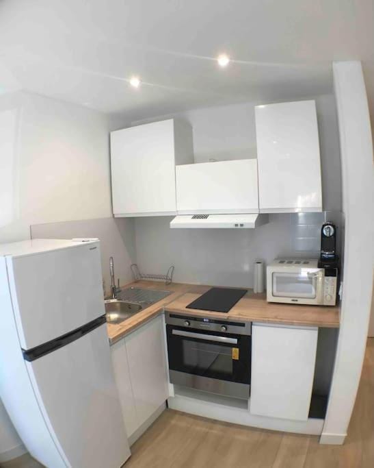 Kitchen or kitchenette, minibar, pet friendly, stove