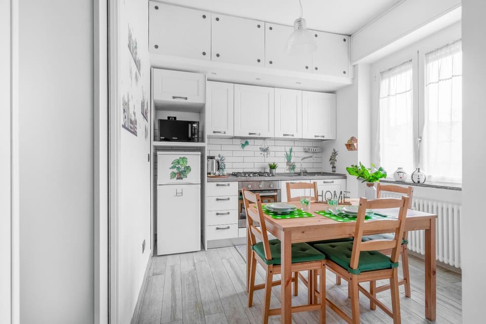 Kitchen or kitchenette, Other, Dining area