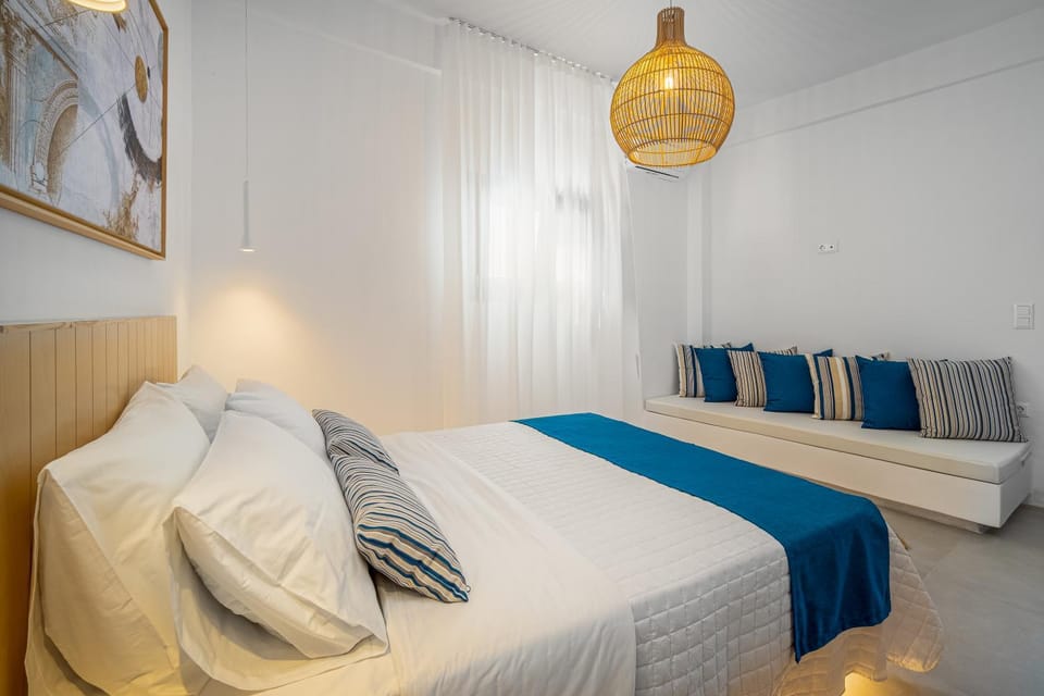 Bed, Photo of the whole room, Bedroom, air conditioner