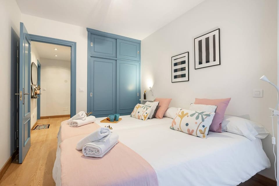 Bed, Bedroom