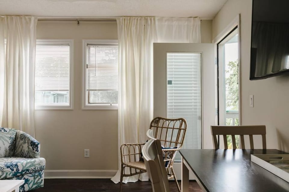 GRAND STRAND FUN WITH SO MUCH TO DO - EVEN PICKLEBALL! Apartment in South Carolina