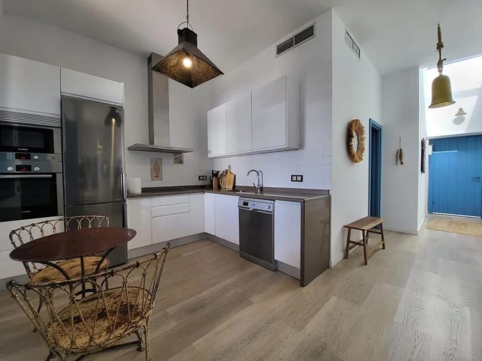 Property building, Kitchen or kitchenette, Living room