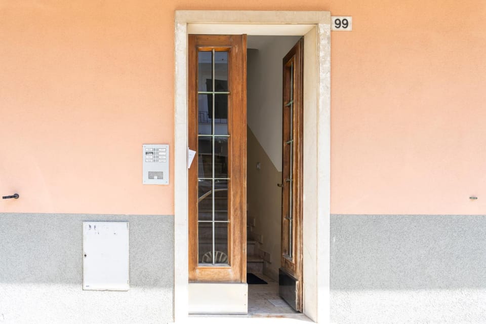 Property building, Facade/entrance