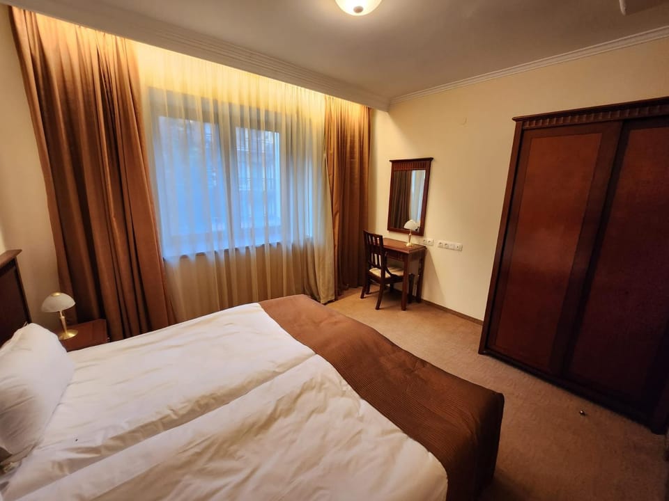 Bed, Bedroom, wardrobe