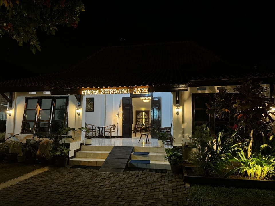 Night, Property logo or sign, Balcony/Terrace, Facility for disabled guests, Parking