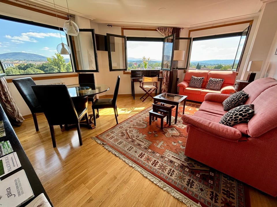 Living room, Dining area, Mountain view