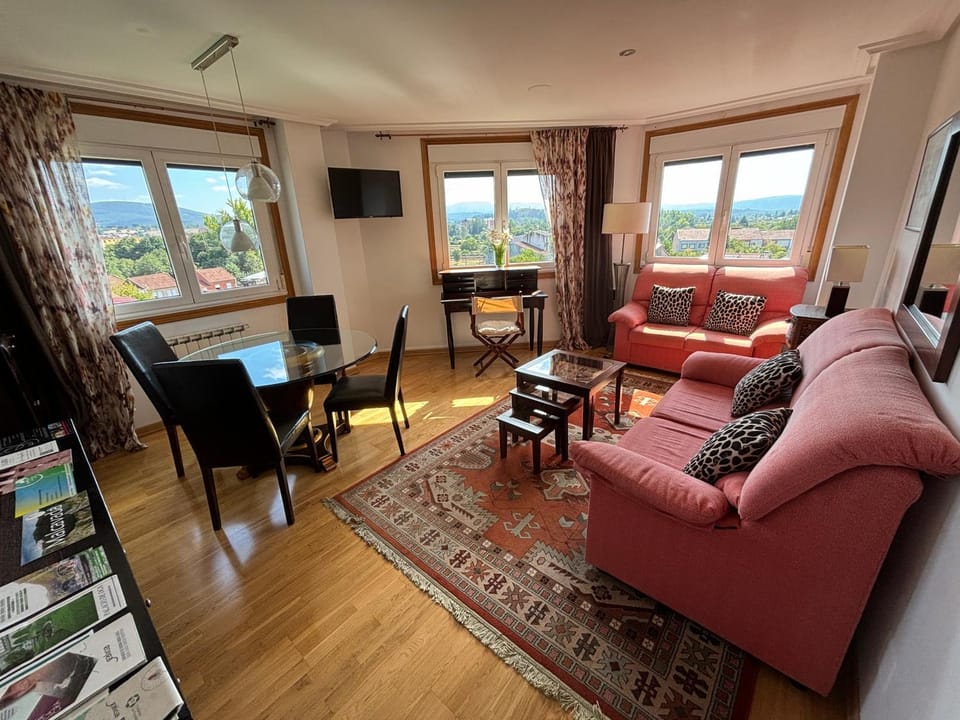 Communal lounge/ TV room, Seating area, Mountain view