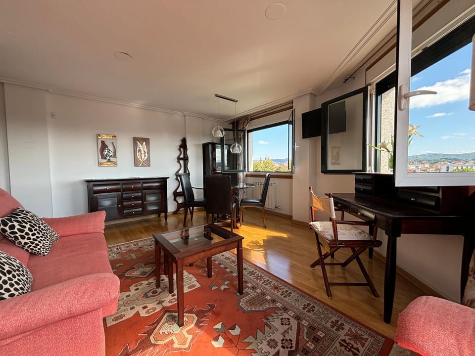 Communal lounge/ TV room, Seating area, Dining area